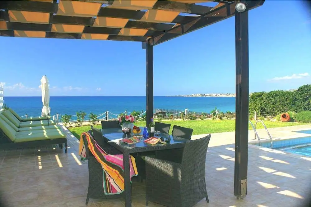 Пафос: Blue Coral Beach Villas