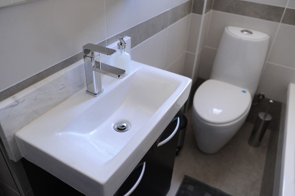 Кити: Kiti Deluxe Apartments