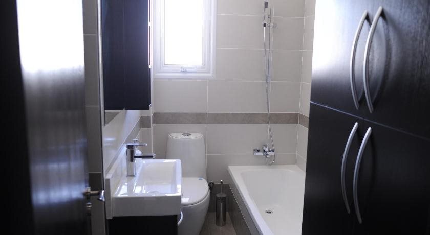 Кити: Kiti Deluxe Apartments