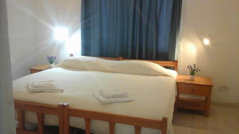 Полис Хрисохус: Kozis Hotel Apts