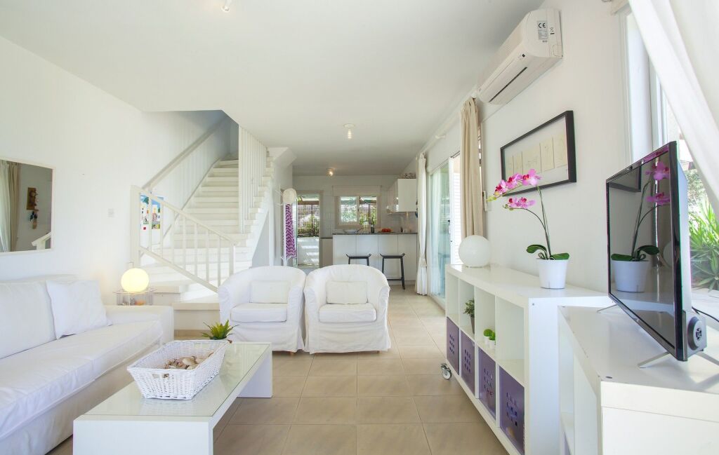 Айя-Напа: Napa Beachfront Villa