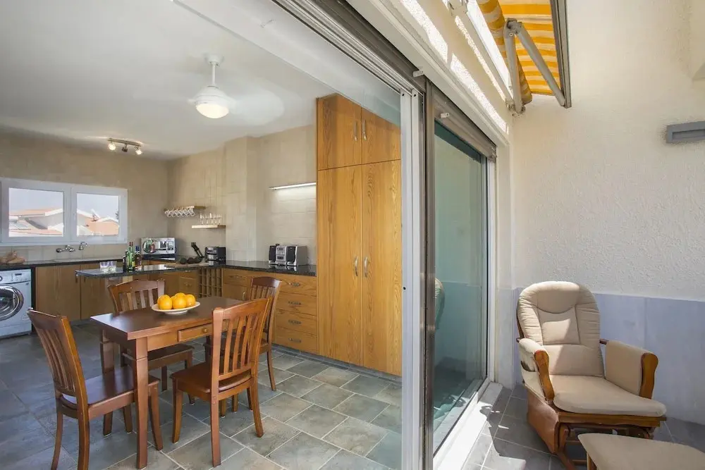 Ларнака: Lordos Sunshore Beachfront Suite