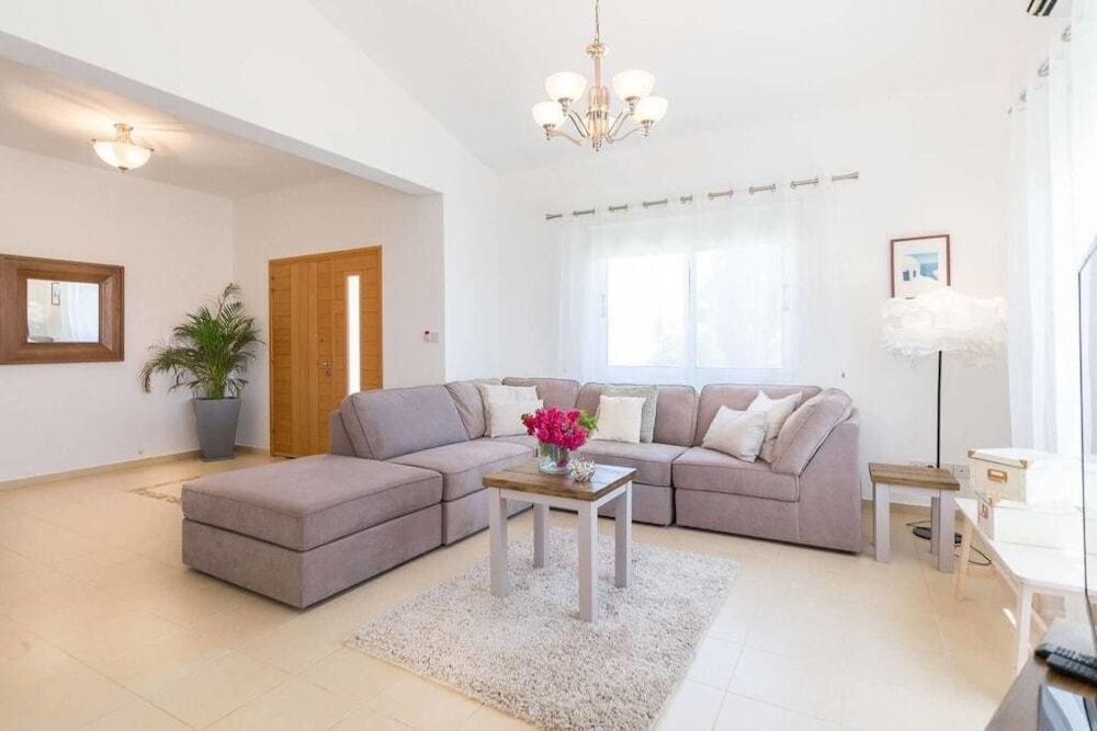 Пейя: Villa Linda