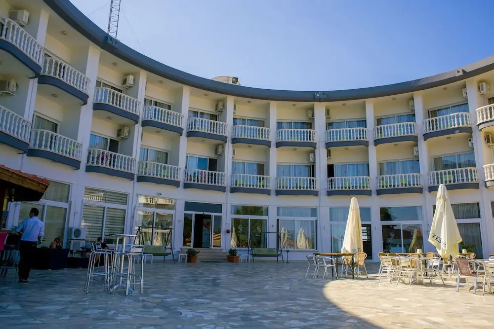 Hotel Sempati — фото 1