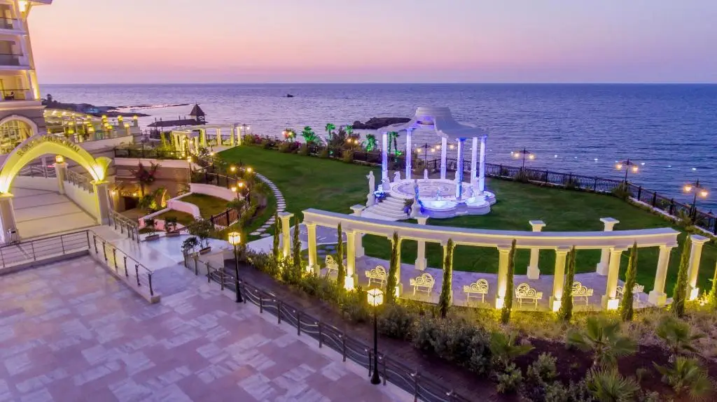Алсанджак: Merit Royal Premium Hotel - All inclusive