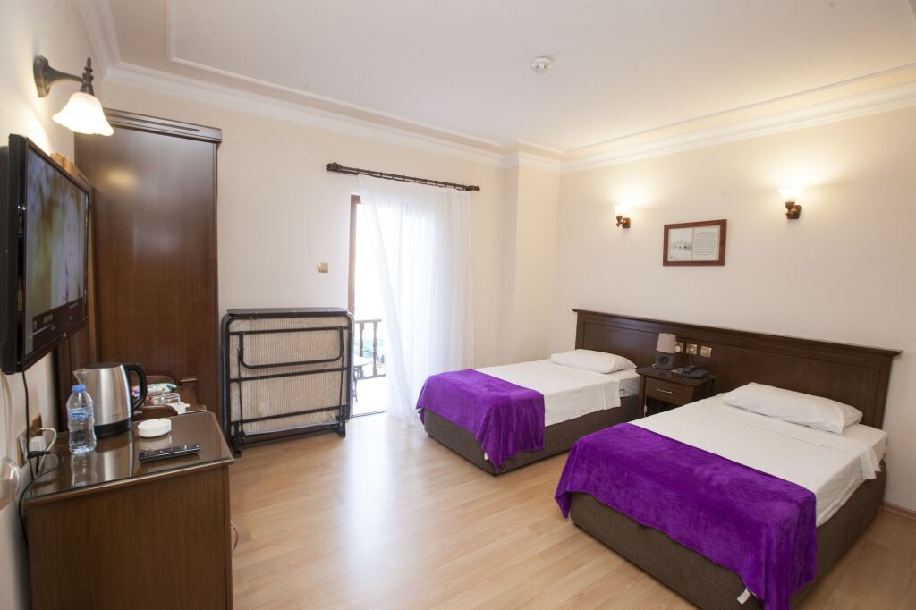 Кирения: White Pearl Hotel