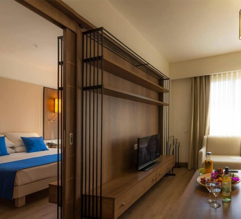 Каршияка: Red Point Holiday Village