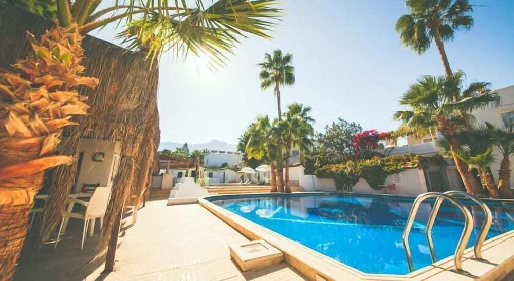 Каршияка: Red Point Holiday Village