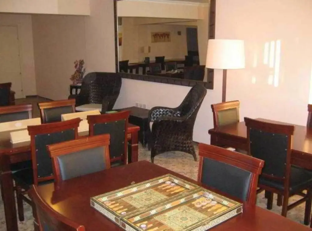 Кирения: Life Hotel