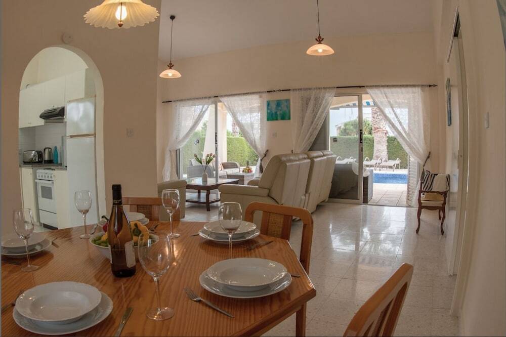 Пейя: Bungalow Casa Bella