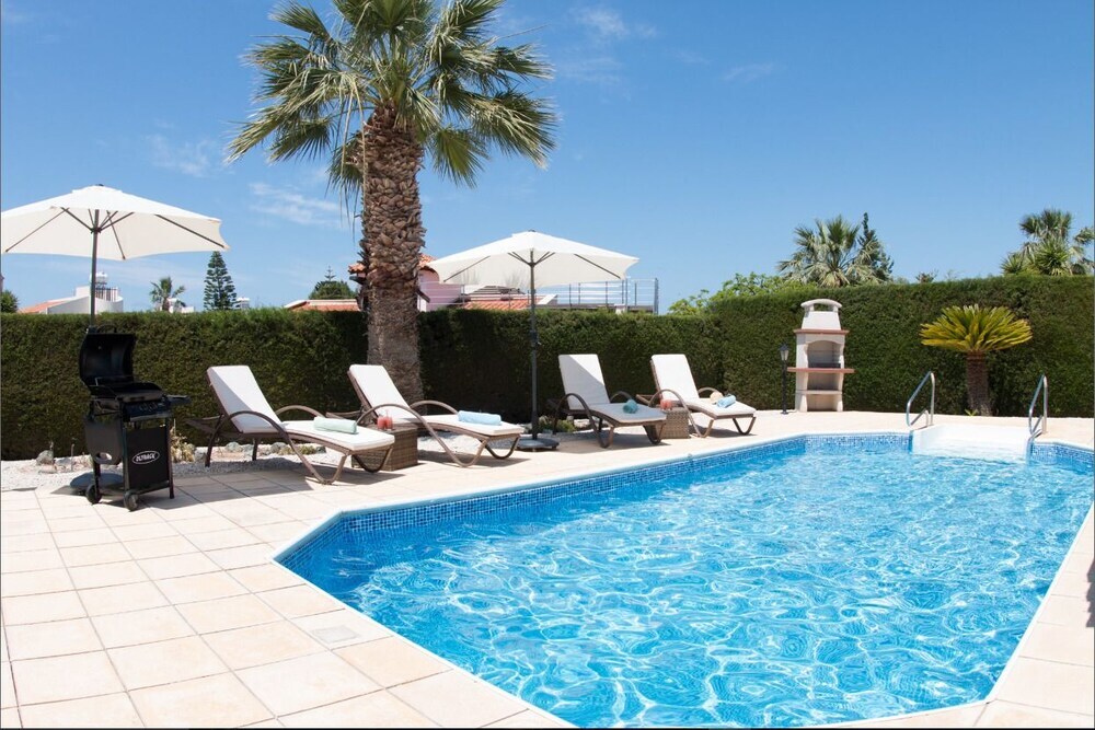 Пейя: Bungalow Casa Bella