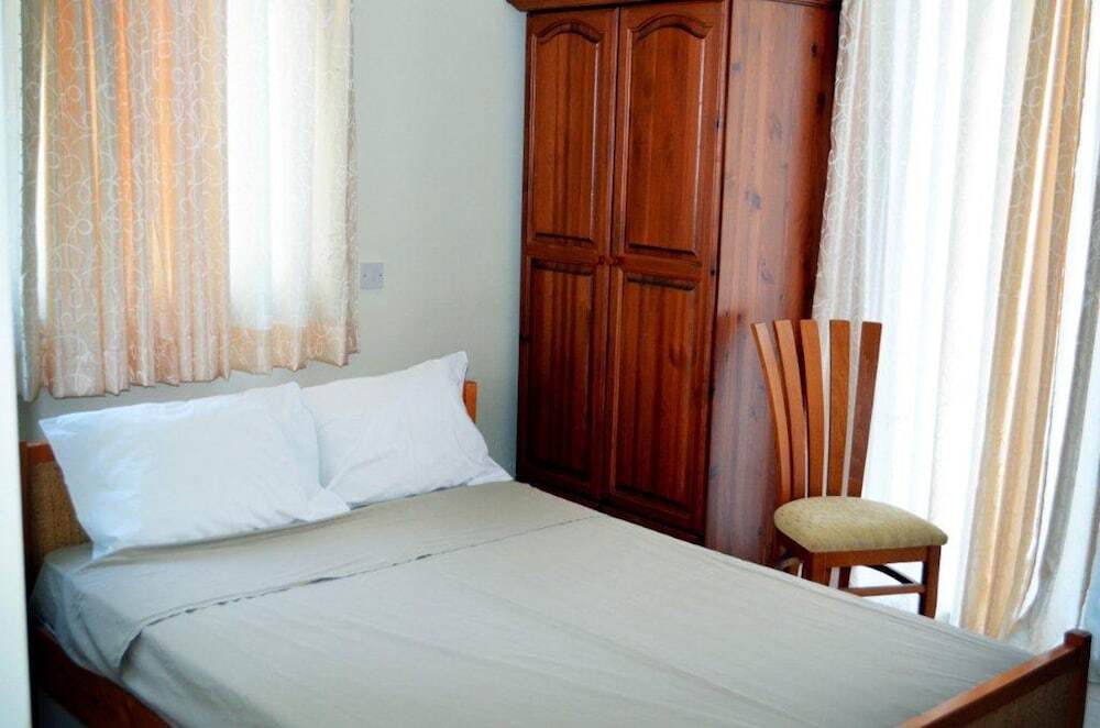 Киссонерга: House With 5 Bedrooms in Paphos, With Private Pool, Enclosed Garden an