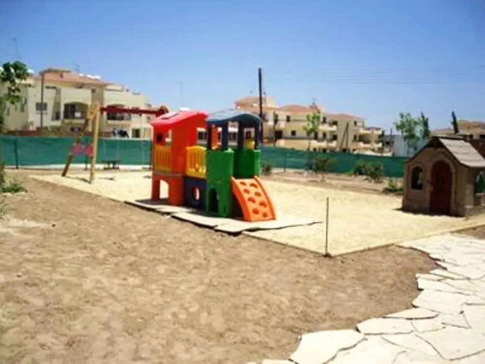Терсефану: Apartment With 2 Bedrooms in Larnaca, With Pool Access, Furnished Terr