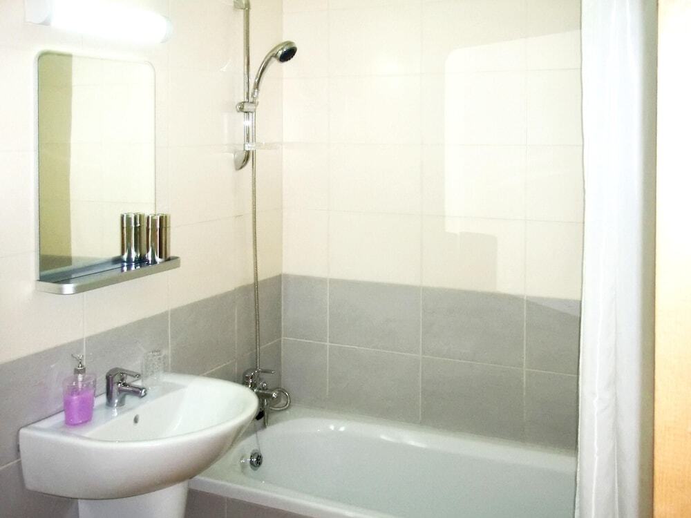 Терсефану: Apartment With 2 Bedrooms in Larnaca, With Pool Access, Furnished Terr