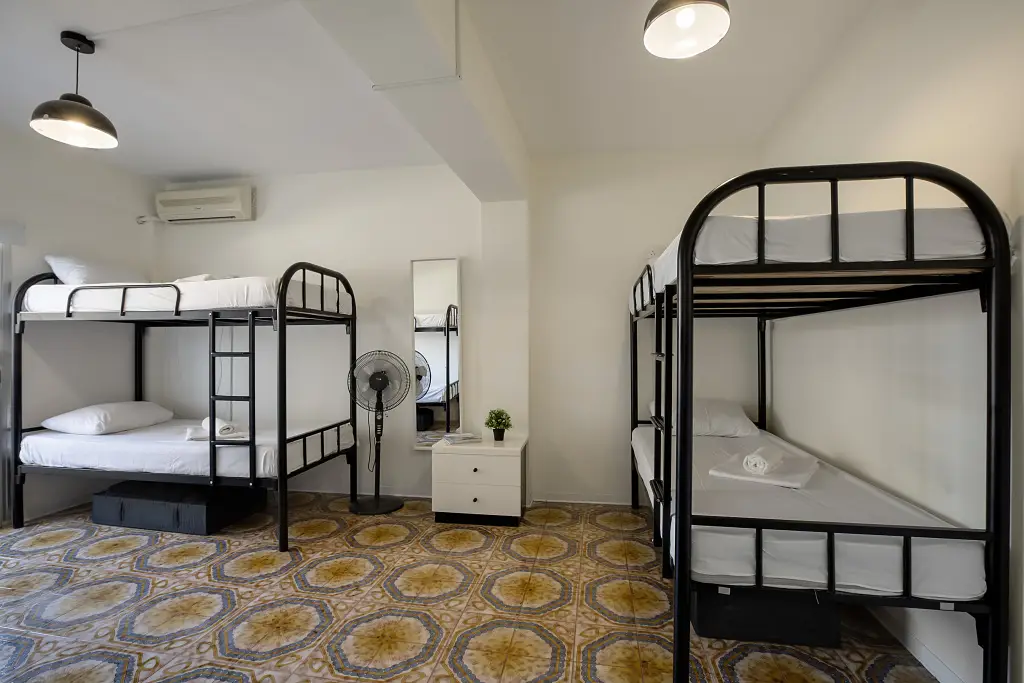 Лимассол: White Hostel
