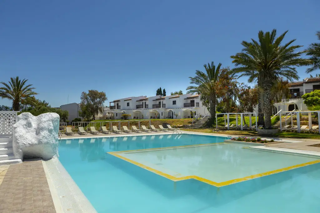 Полис Хрисохус: Отель Latchi Family Resort