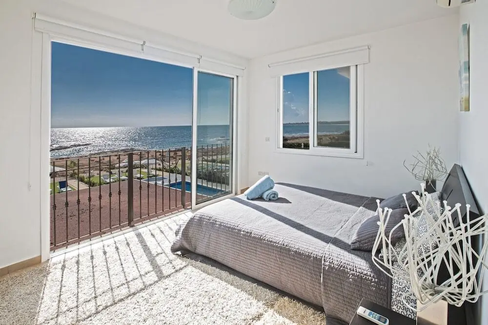 Айя-Напа: Celebrity Villa Oliver P 14
