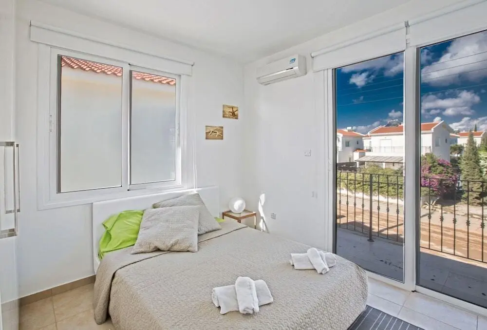 Айя-Напа: Celebrity Villa Oliver P 14