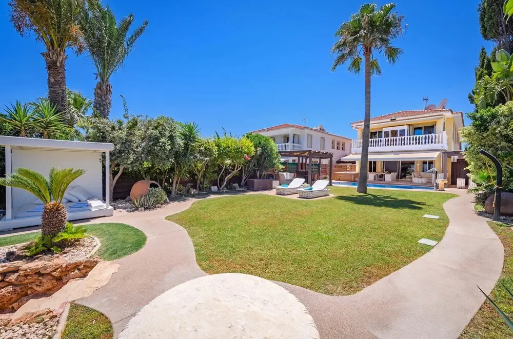 Lydias Beach House — фото 1