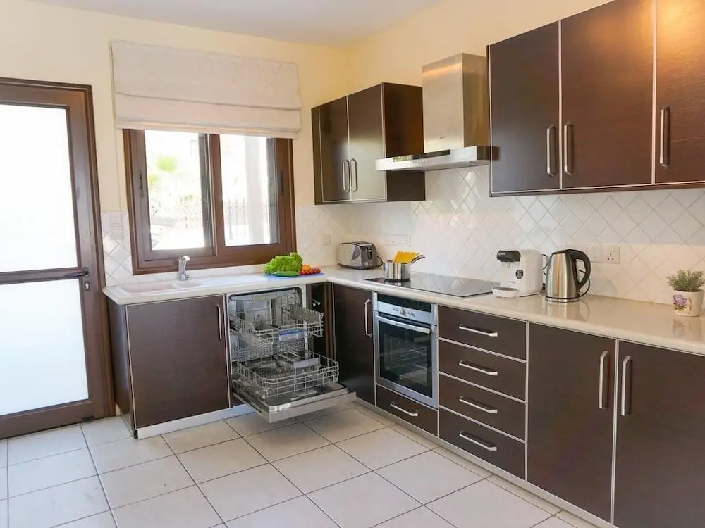 Айя-Напа: SeaFront Oceanus H3 by Ezoria Holiday Rentals