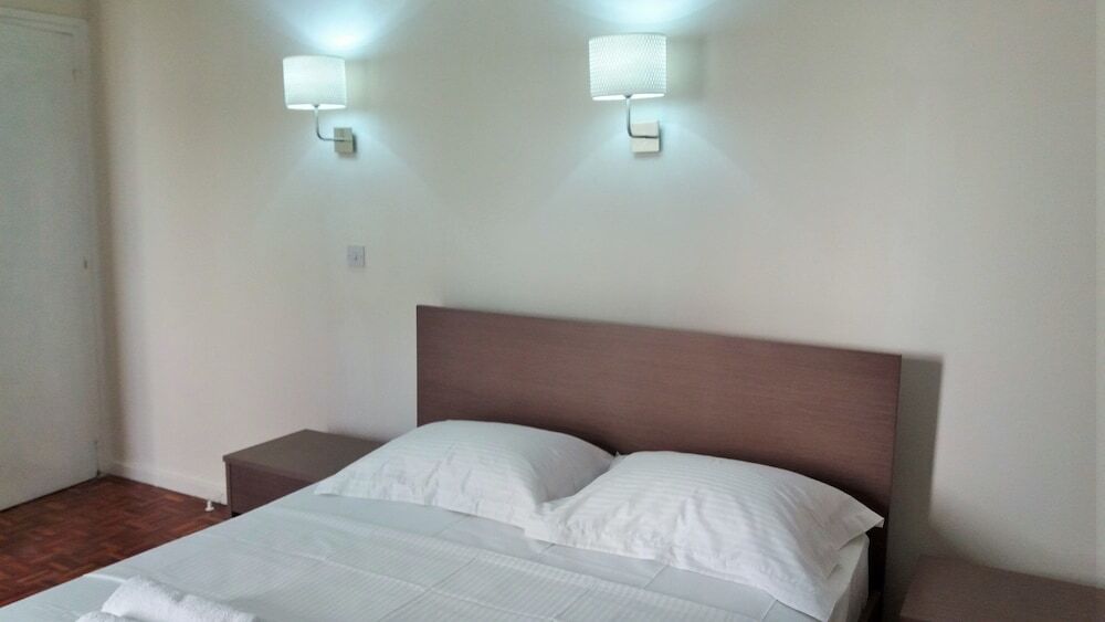Ларнака: 240 Depa Court