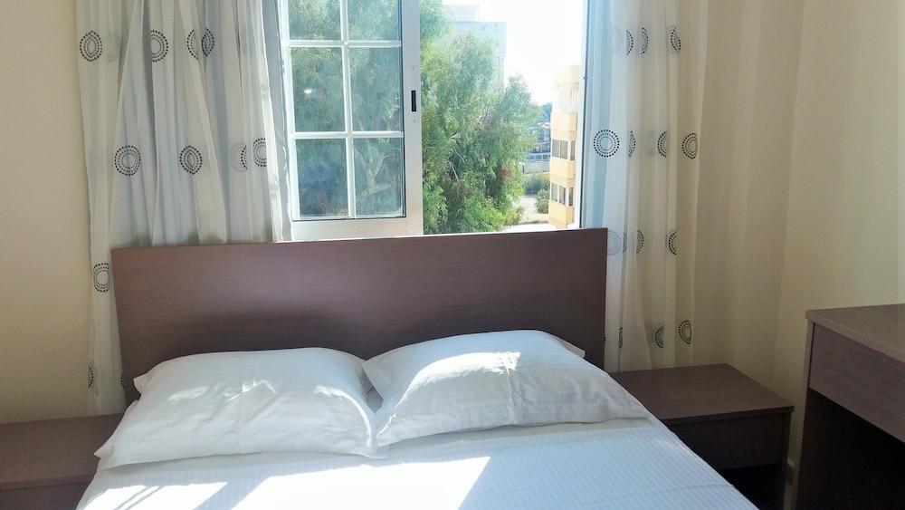 Ларнака: 304 Frixos Roula Court