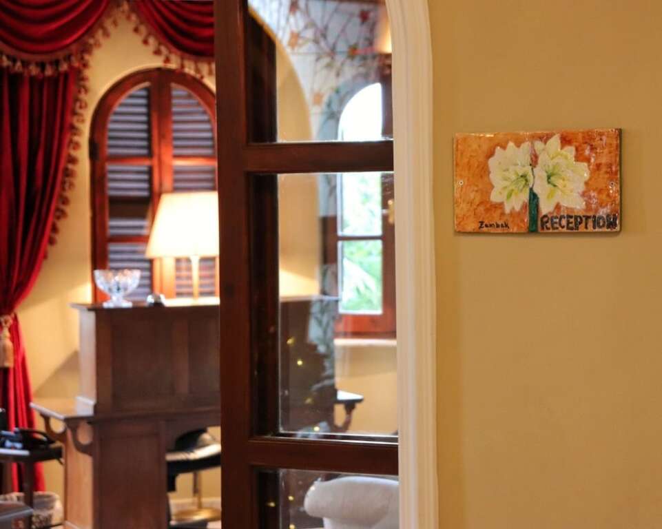 Клепини: Meryem's Hotel