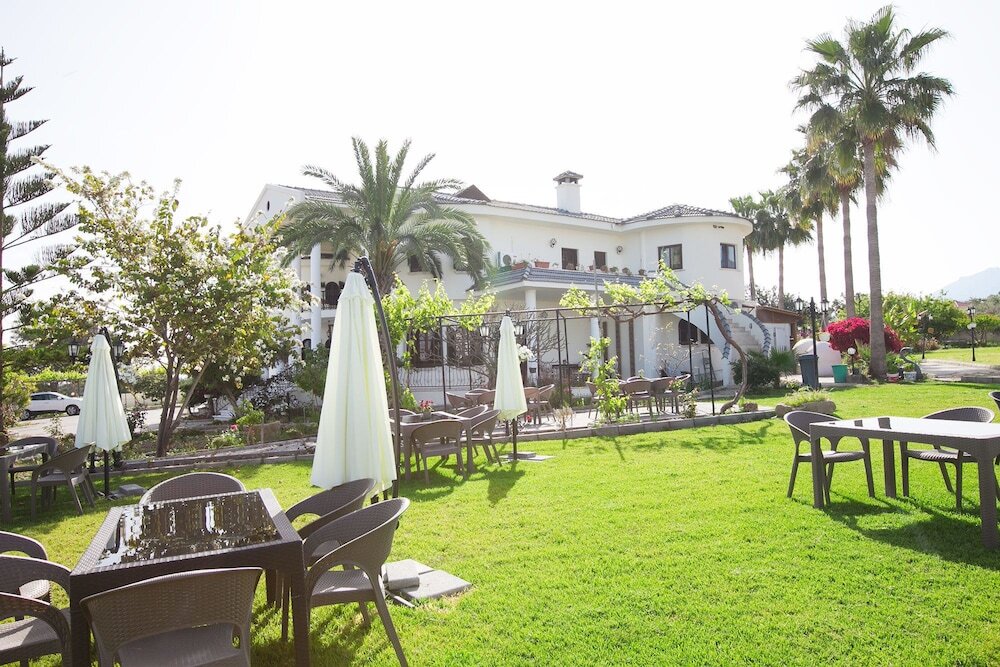 Клепини: Meryem's Hotel