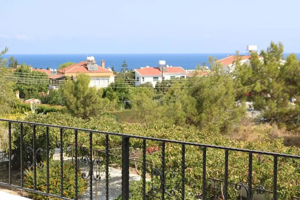 Клепини: Meryem's Hotel