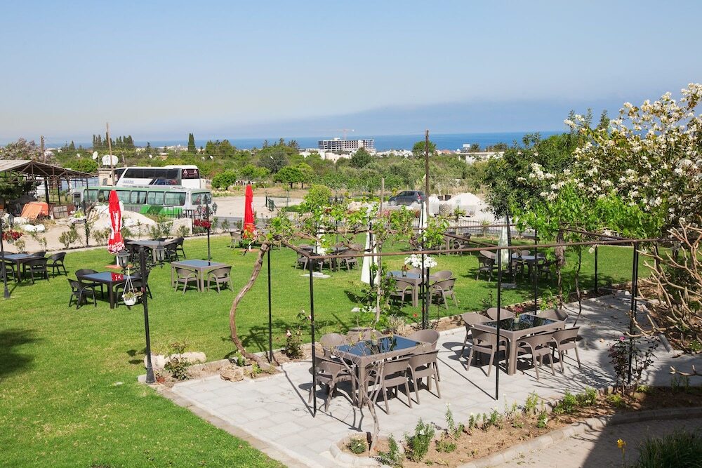 Клепини: Meryem's Hotel