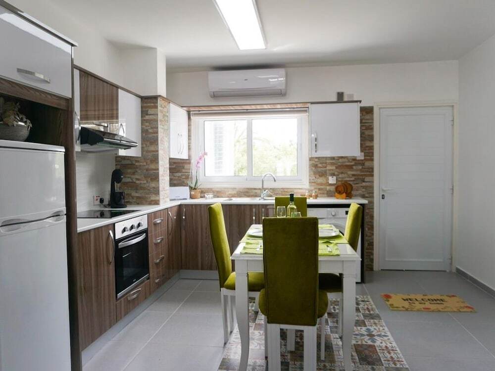 Протарас: Sonia's Angel House- 300 Meters From the Beach, Newly Renovate Central Apartment by Ezoria Holiday Rentals
