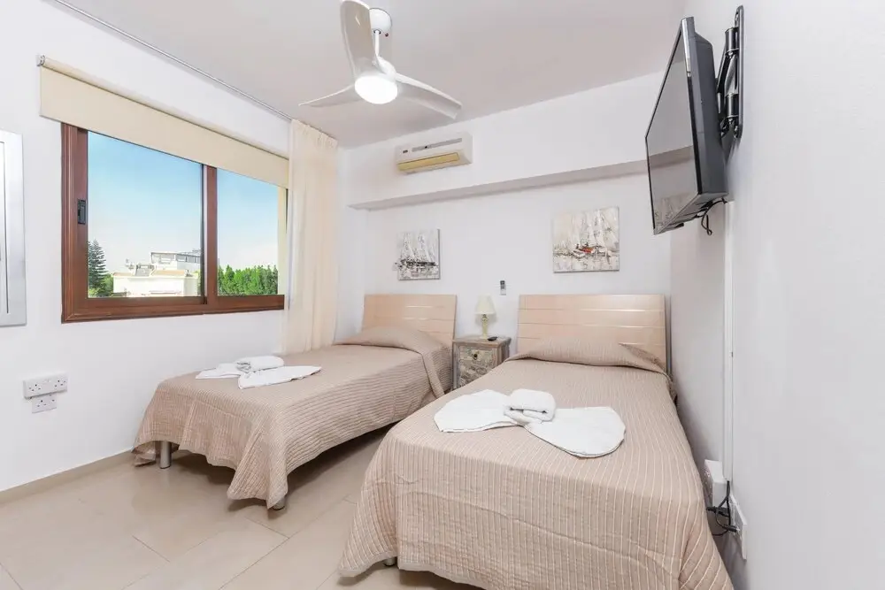 Айя-Напа: Nissi Beach Apartment 1