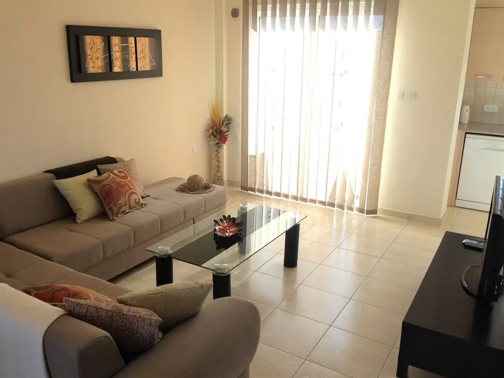 Протарас: Camelot Apartment