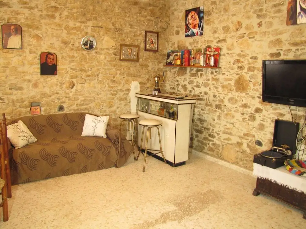 Какопетрия: Panagiota Stone House