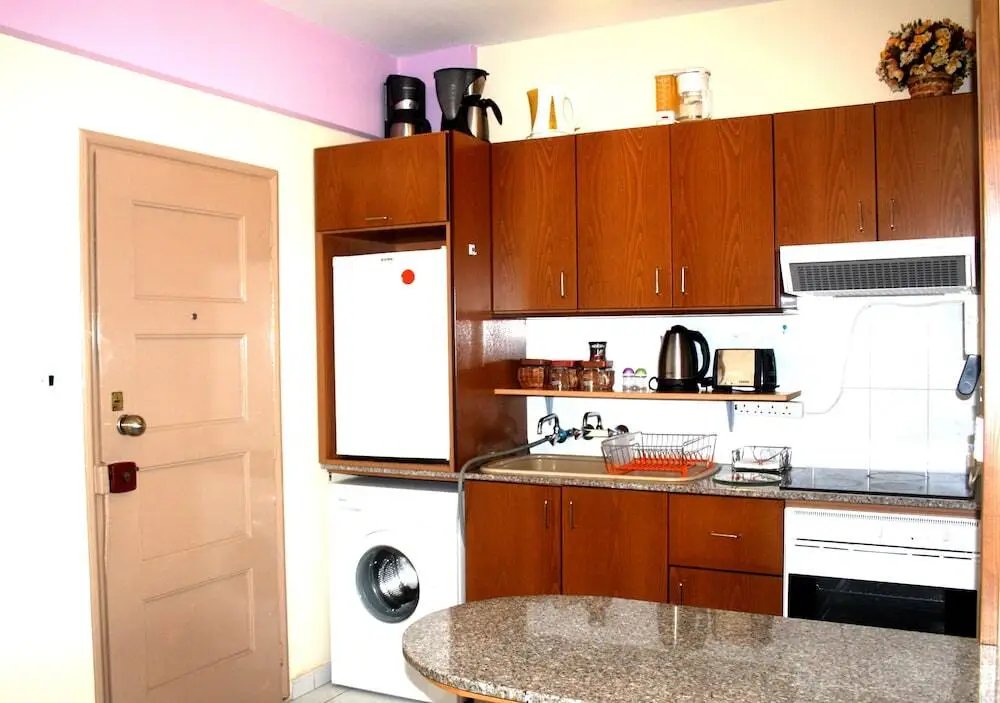Агиос Тихонас: Happy Home 4