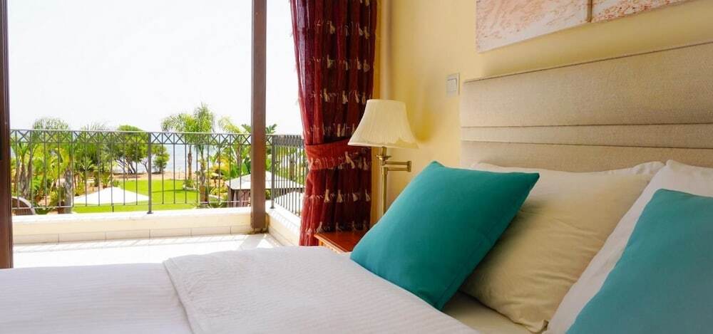Айя-Напа: Sea Front Oceanus H2