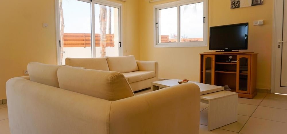 Паралимни: Adams Garden Villa 8