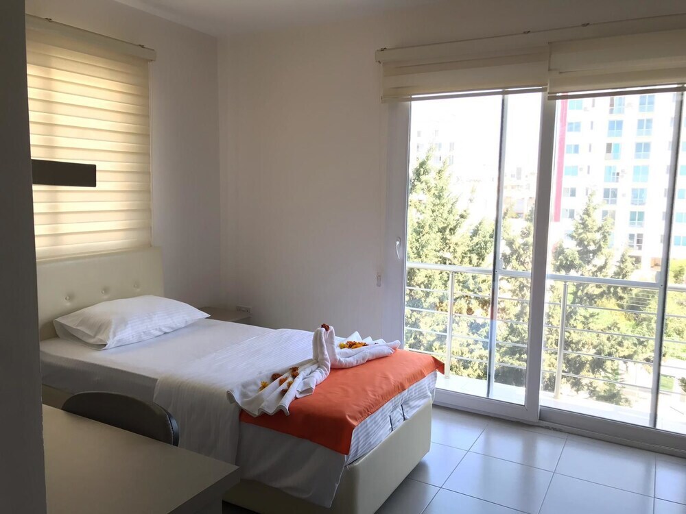 Кирения: Girne Ideal Rezidans
