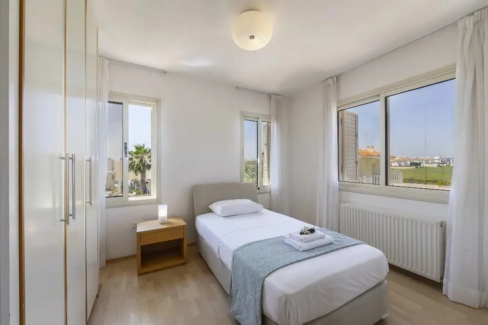 Паралимни: Protaras Beachfront Villa Pietra