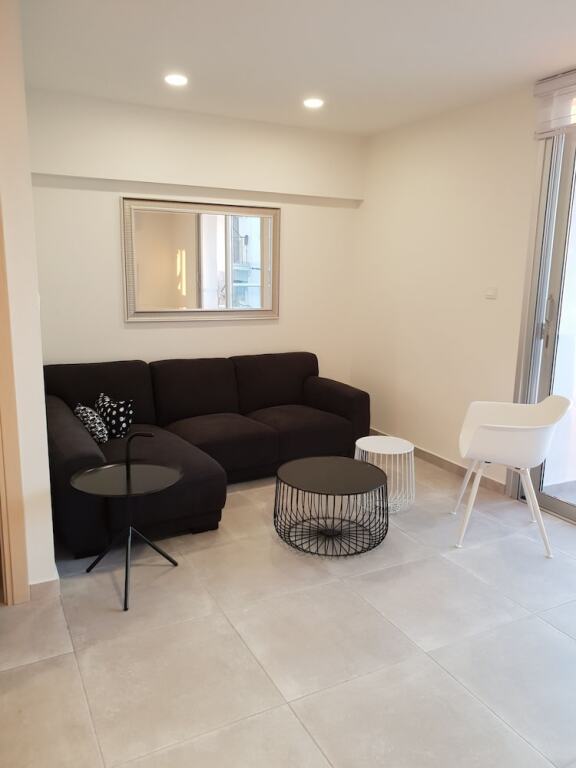 Никосия: Luxury Modern Spacious Flat in Egkomi