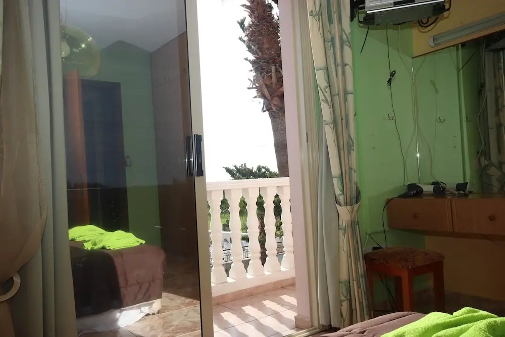 Хлорака: 2 Bedroom House near Tombs of the Kings