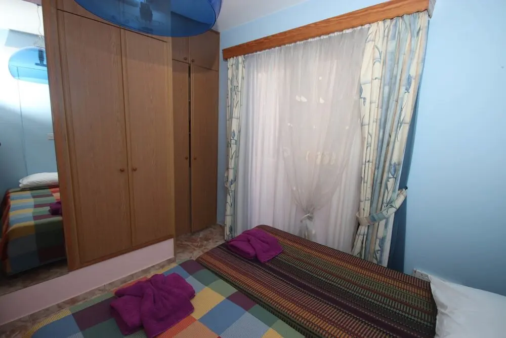 Хлорака: 2 Bedroom House near Tombs of the Kings
