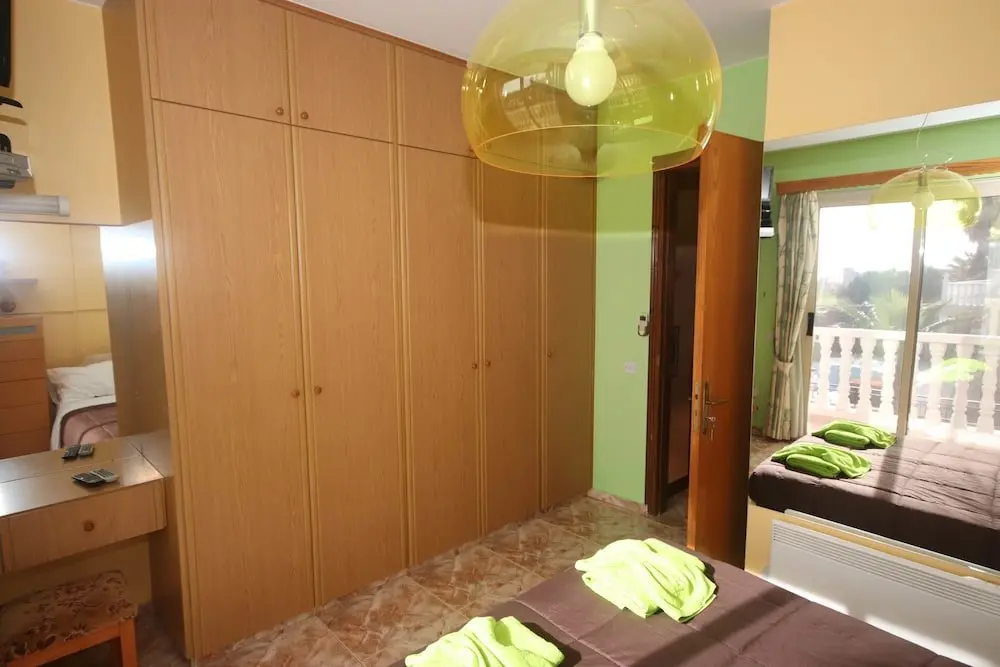 Хлорака: 2 Bedroom House near Tombs of the Kings