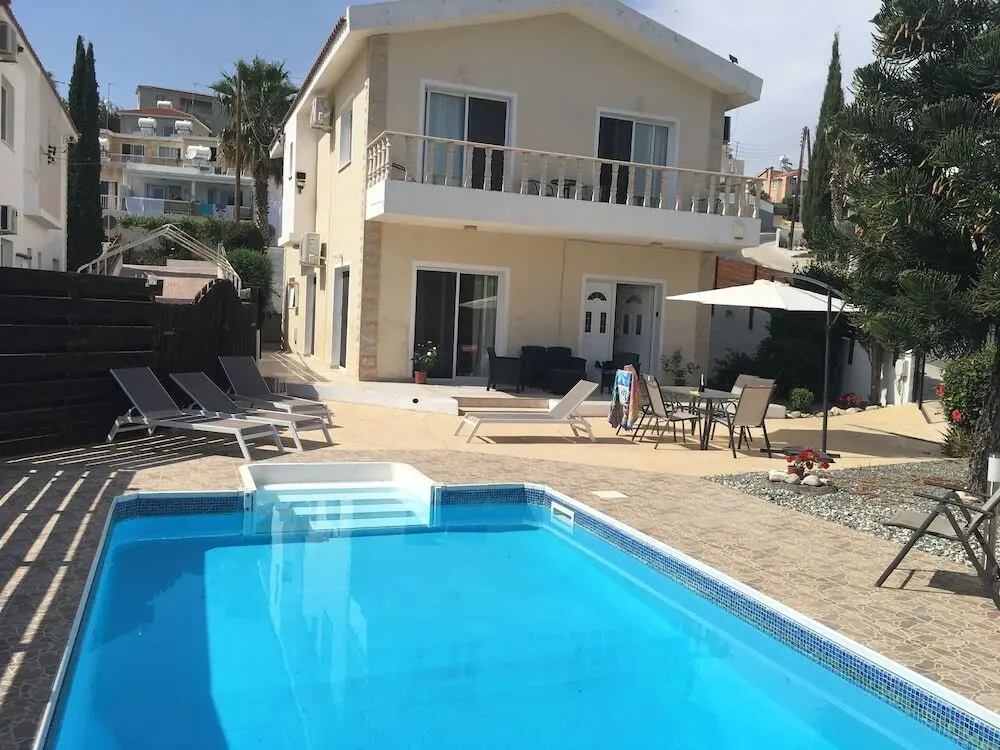 Хлорака: 3 Bed Villa 10 Minutes Drive From Beautiful Beach