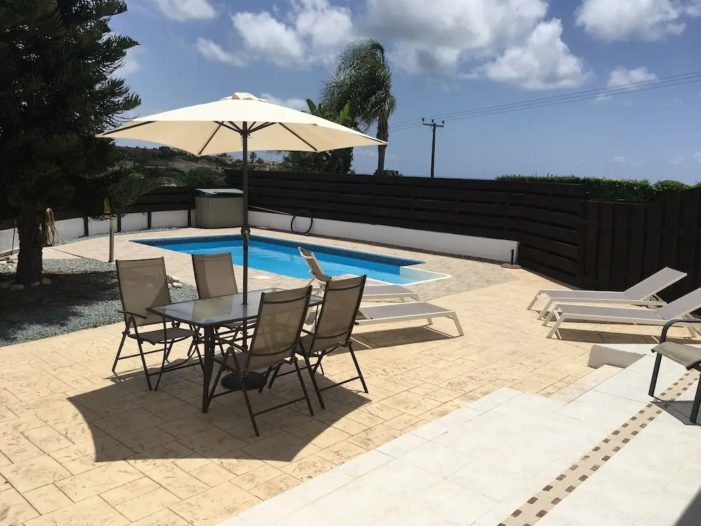Хлорака: 3 Bed Villa 10 Minutes Drive From Beautiful Beach