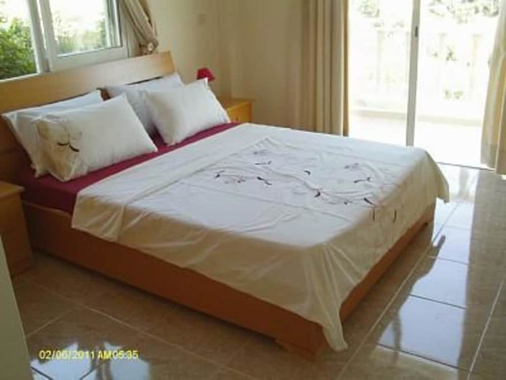 Хлорака: 3 Bed Villa 10 Minutes Drive From Beautiful Beach