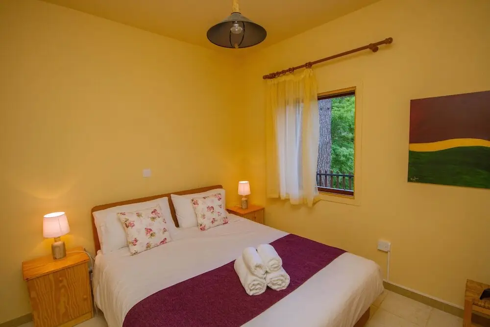 Платрес: Persephone Cottage - Enhance Your Senses