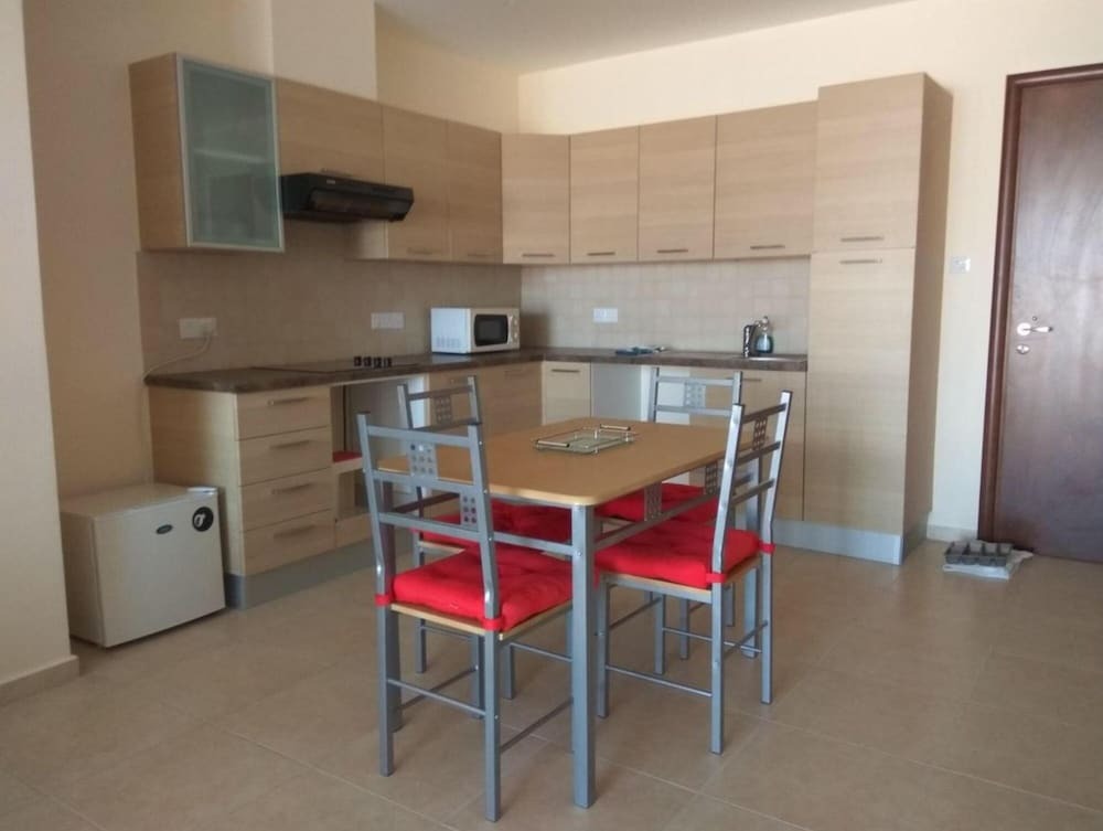 Терсефану: Lux Country Condo