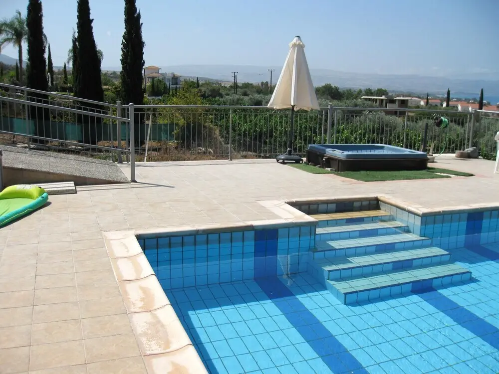 Аргака: Property With 5 Bedrooms in Argaka Village, Paphos, Cyprus - 800 m From the Beach