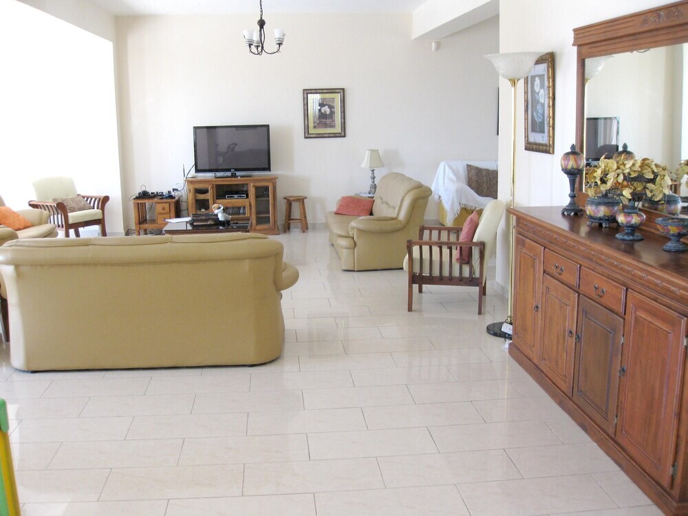 Property With 5 Bedrooms in Argaka Village, Paphos, Cyprus - 800 m From the Beach — фото 1